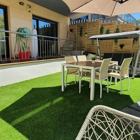 Con Jardin Y Piscina マルベーリャ